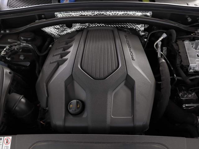 2024 Porsche Macan Unknown