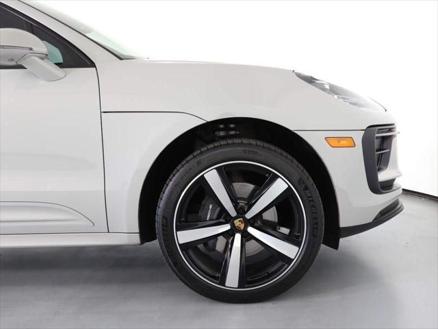 2024 Porsche Macan Unknown