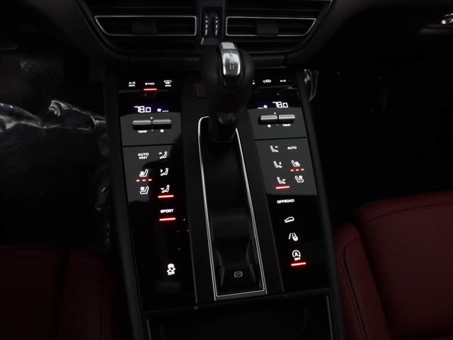 2024 Porsche Macan Unknown