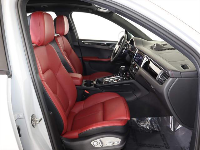 2024 Porsche Macan Unknown