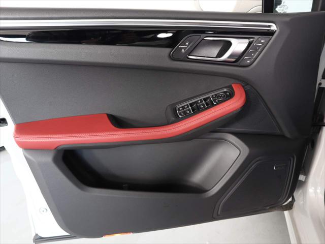 2024 Porsche Macan Unknown