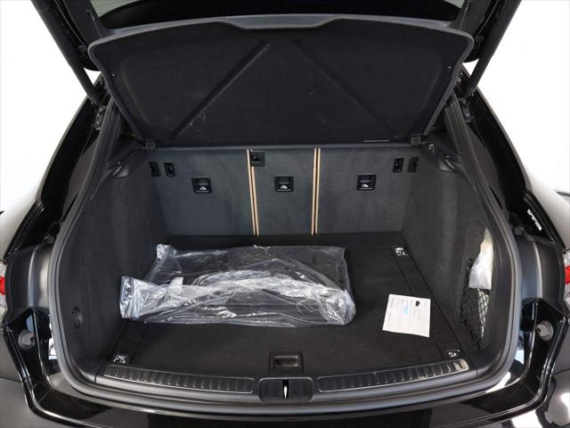 2024 Porsche Macan Unknown