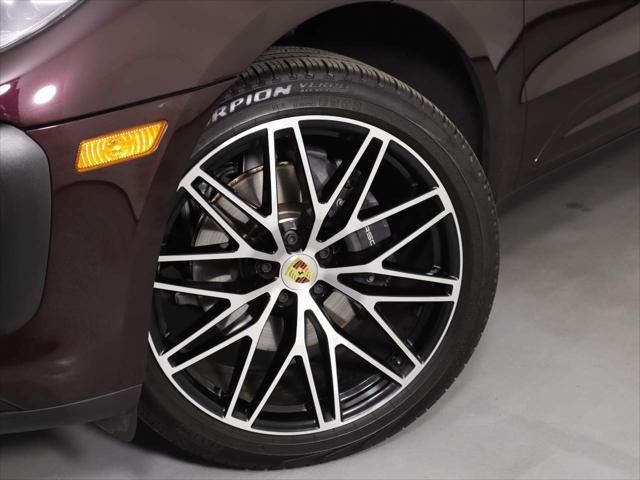 2024 Porsche Macan Unknown
