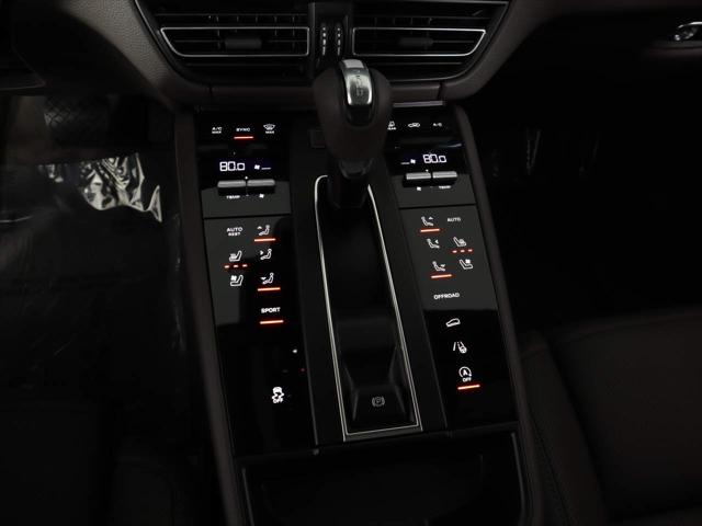 2024 Porsche Macan Unknown