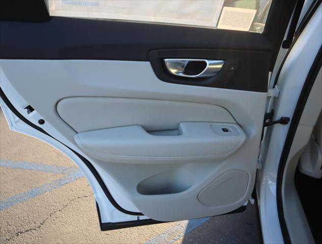2025 Volvo XC60 Plug-In Hybrid T8 Plus