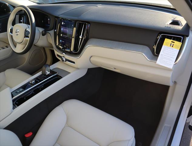 2025 Volvo XC60 Plug-In Hybrid T8 Plus