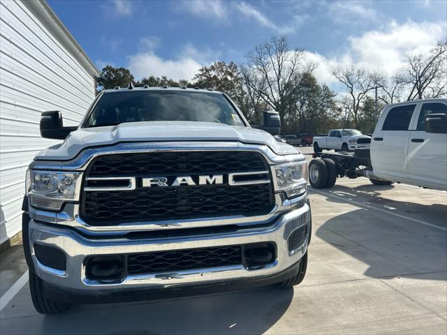 2024 RAM Ram 5500 Chassis Cab RAM 5500 TRADESMAN CHASSIS CREW CAB 4X4 84 CA