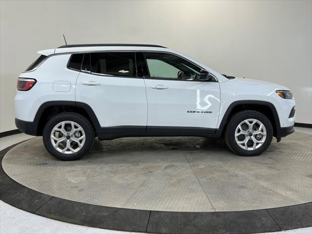 2025 Jeep Compass COMPASS LATITUDE 4X4