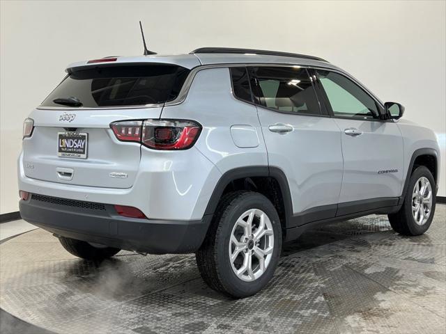 2025 Jeep Compass COMPASS LATITUDE 4X4
