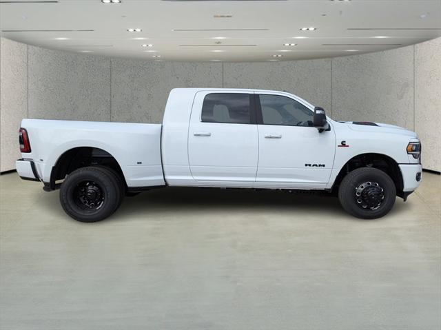 2024 RAM Ram 3500 RAM 3500 LARAMIE MEGA CAB 4X4 64 BOX