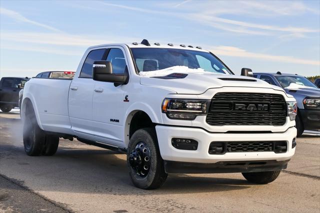 2024 RAM Ram 3500 RAM 3500 LIMITED CREW CAB 4X4 8 BOX