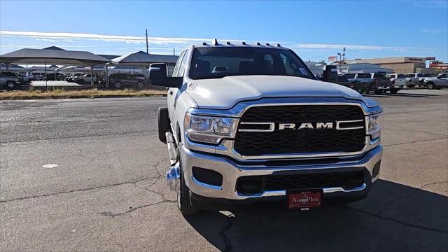 2024 RAM Ram 3500 Chassis Cab RAM 3500 TRADESMAN CREW CAB CHASSIS 4X4 60 CA