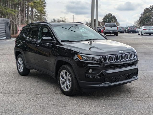 2025 Jeep Compass COMPASS LATITUDE 4X4