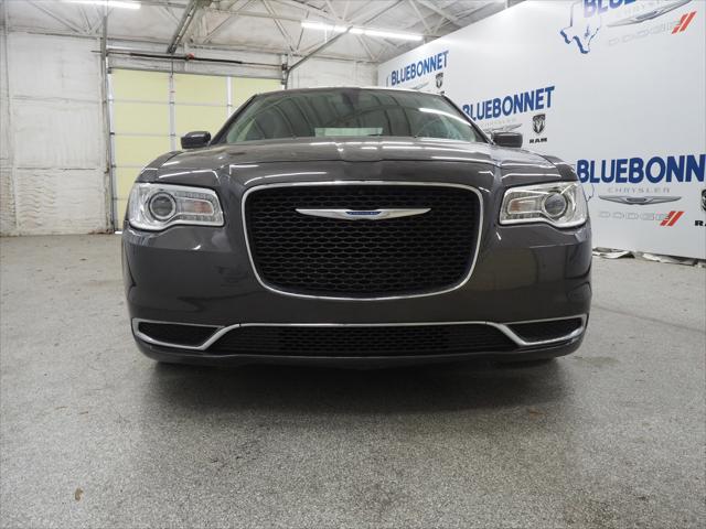 2022 Chrysler 300 Touring