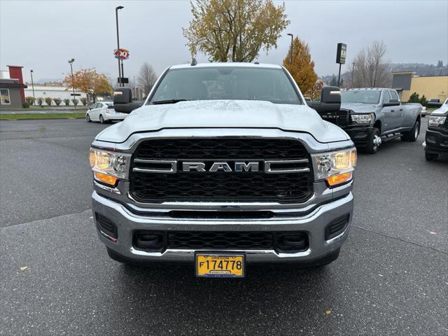 2023 RAM 3500 Tradesman Crew Cab 4x4 8 Box