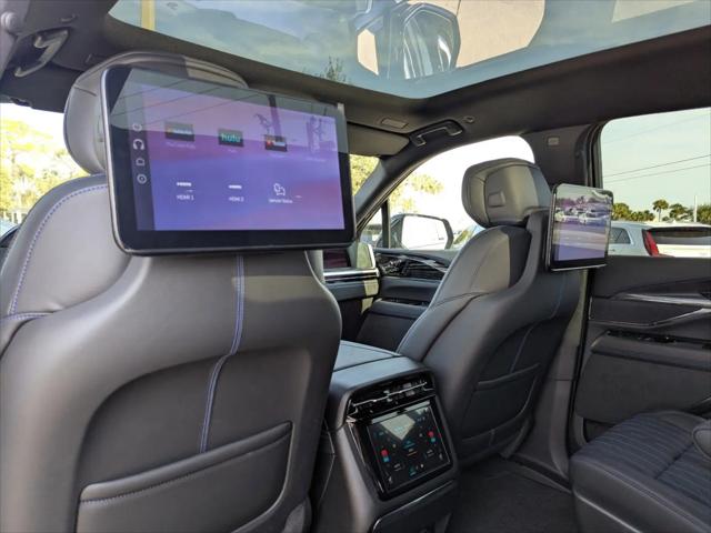 2025 Cadillac Escalade Luxury 1
