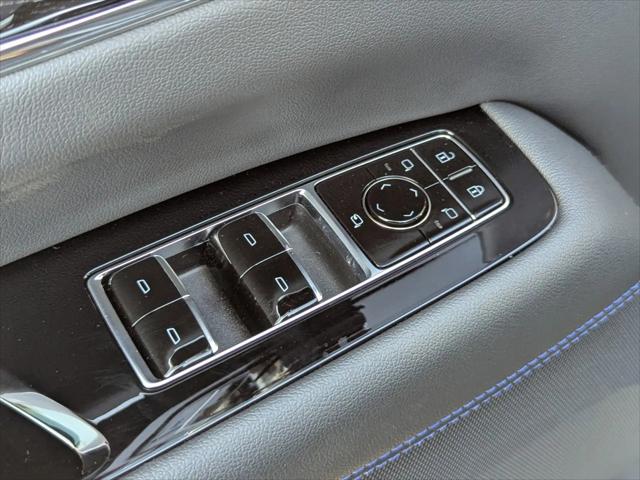 2025 Cadillac Escalade Luxury 1