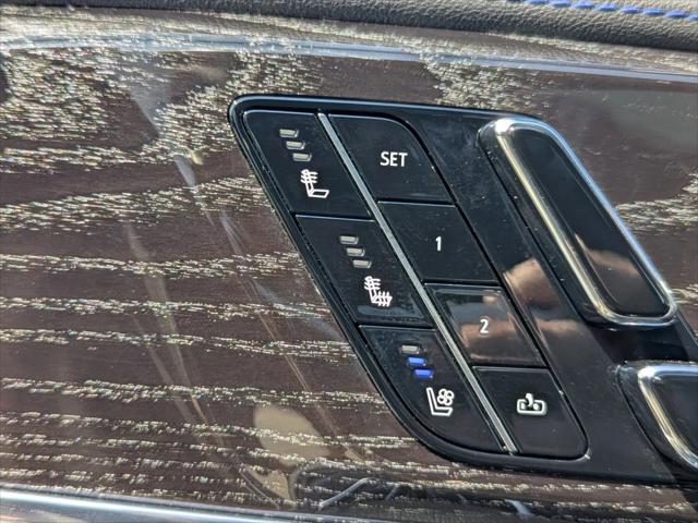 2025 Cadillac Escalade Luxury 1