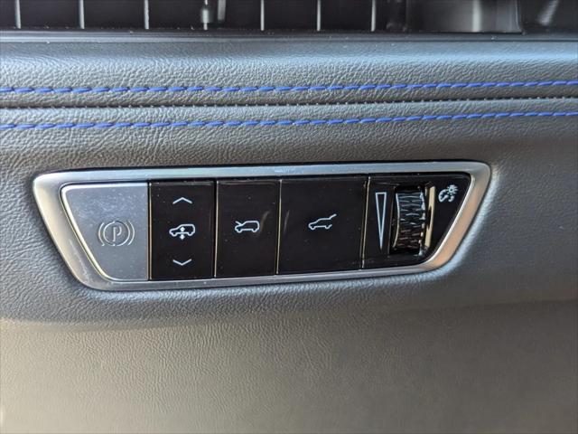 2025 Cadillac Escalade Luxury 1