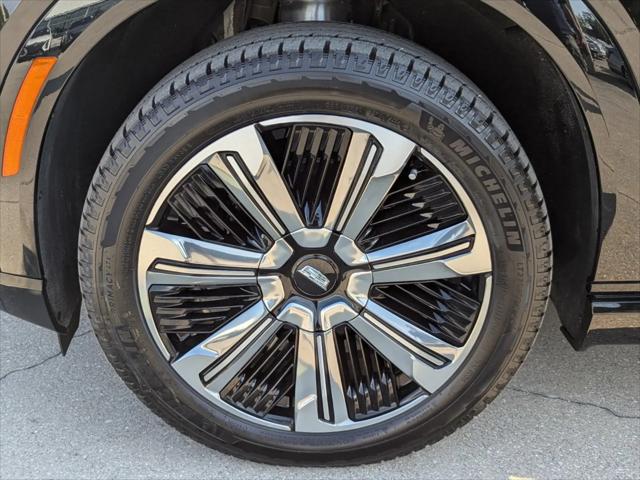 2025 Cadillac Escalade Luxury 1