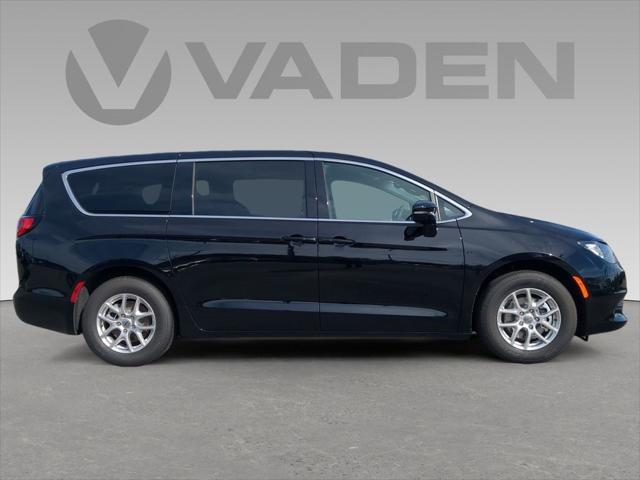 2025 Chrysler Voyager VOYAGER