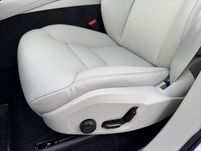 2025 Volvo XC90 B5 Core