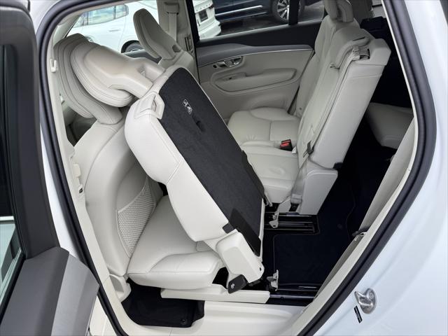 2025 Volvo XC90 B5 Core