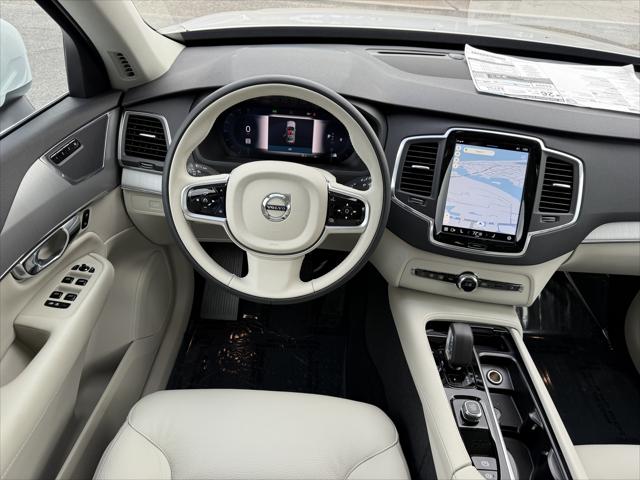 2025 Volvo XC90 B5 Core
