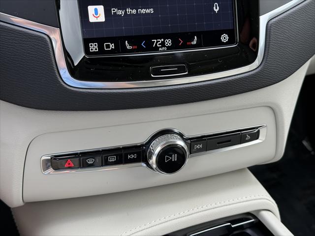 2025 Volvo XC90 B5 Core