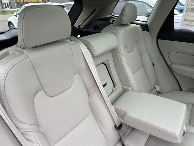 2025 Volvo XC60 Plug-In Hybrid T8 Ultra