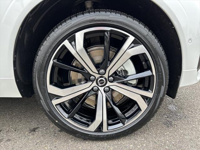 2025 Volvo XC60 Plug-In Hybrid T8 Ultra