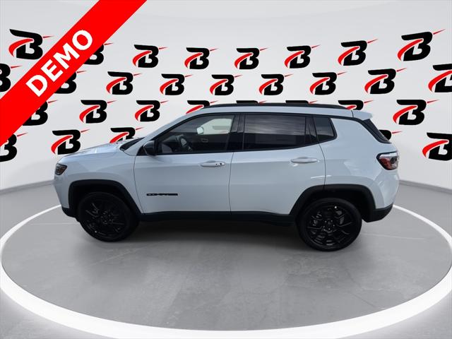 2025 Jeep Compass COMPASS LATITUDE 4X4