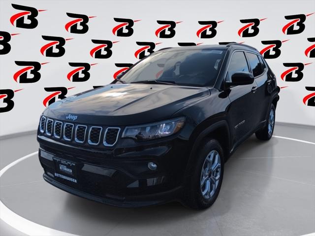 2025 Jeep Compass COMPASS LATITUDE 4X4