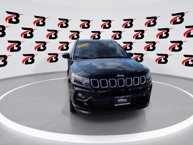 2025 Jeep Compass COMPASS LATITUDE 4X4