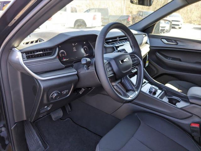 2025 Jeep Grand Cherokee GRAND CHEROKEE L LAREDO 4X4