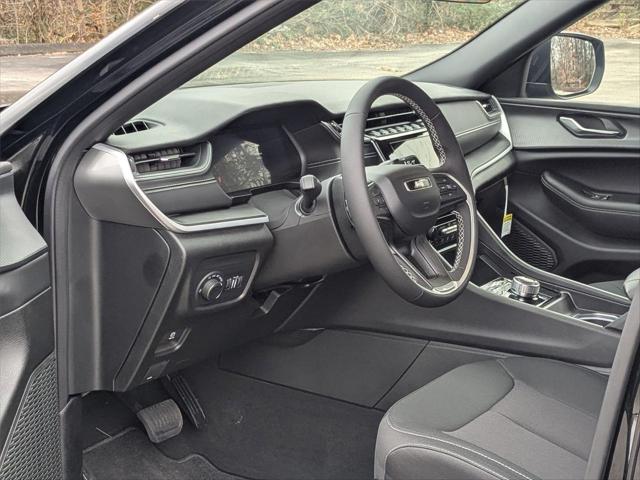 2025 Jeep Grand Cherokee GRAND CHEROKEE L LAREDO 4X4