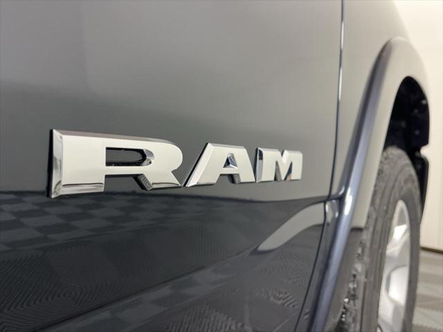 2025 RAM Ram 1500 RAM 1500 BIG HORN CREW CAB 4X4 64 BOX