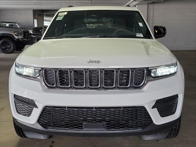 2025 Jeep Grand Cherokee GRAND CHEROKEE LAREDO 4X2