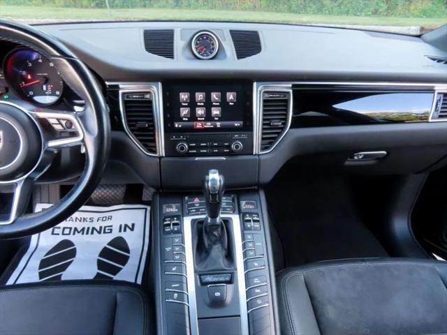 2017 Porsche Macan Sport Utility 4D