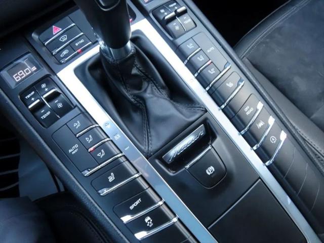 2017 Porsche Macan Sport Utility 4D