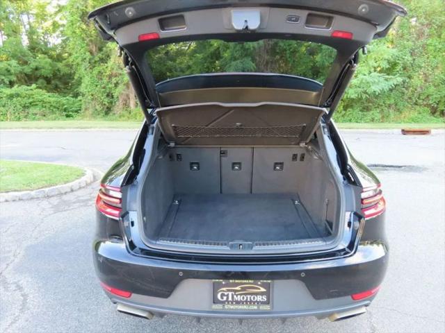 2017 Porsche Macan Sport Utility 4D
