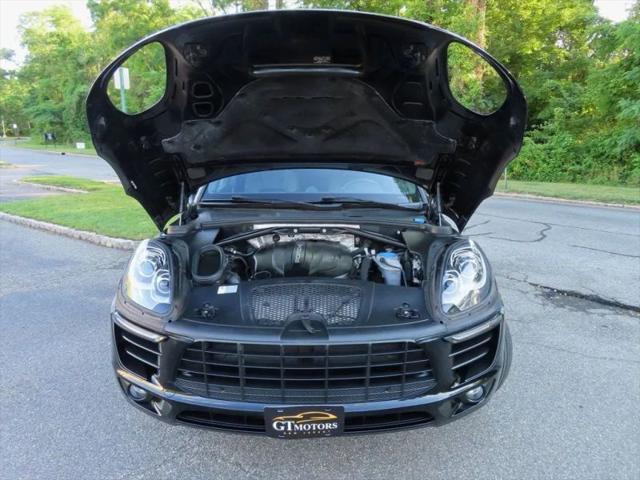 2017 Porsche Macan Sport Utility 4D