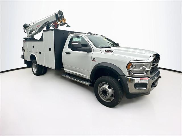 2024 RAM Ram 5500 Chassis Cab RAM 5500 TRADESMAN CHASSIS REGULAR CAB 4X4 84 CA 2024 RAM Ram 5500 Chassis Cab RAM 5500 TRADESMAN CHASSIS REGULAR CAB 4X4 84 CA