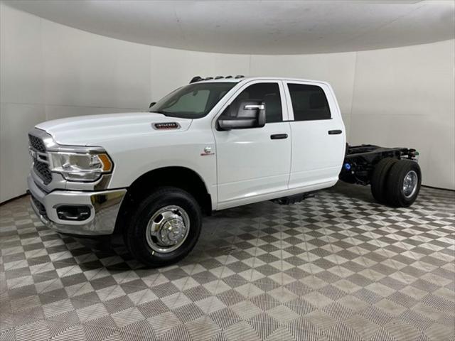 2024 RAM Ram 3500 Chassis Cab RAM 3500 TRADESMAN CHASSIS REGULAR CAB 4X4 84 CA