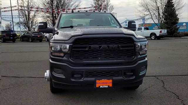 2024 RAM 3500 Tradesman Crew Cab 4x4 8 Box