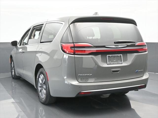 2022 Chrysler Pacifica Hybrid Touring L