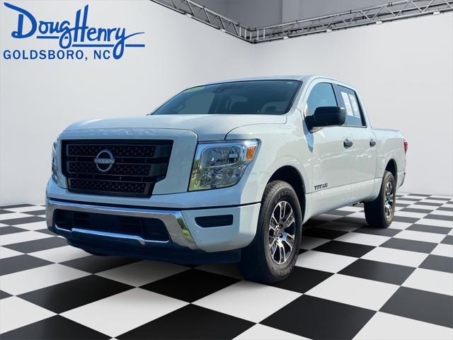 2023 Nissan TITAN Crew Cab SV 4x4