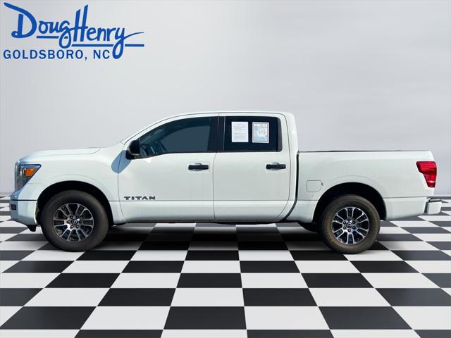 2023 Nissan TITAN Crew Cab SV 4x4