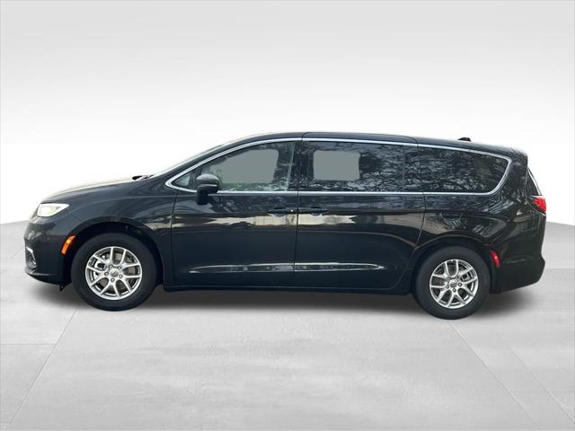 2025 Chrysler Pacifica PACIFICA SELECT