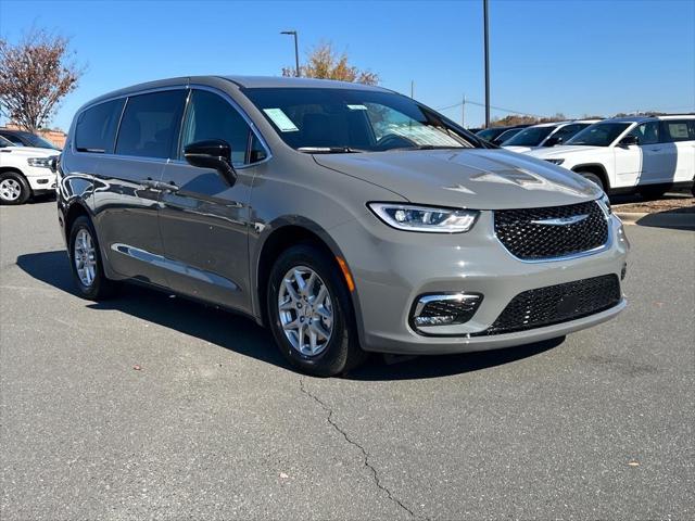 2025 Chrysler Pacifica PACIFICA SELECT